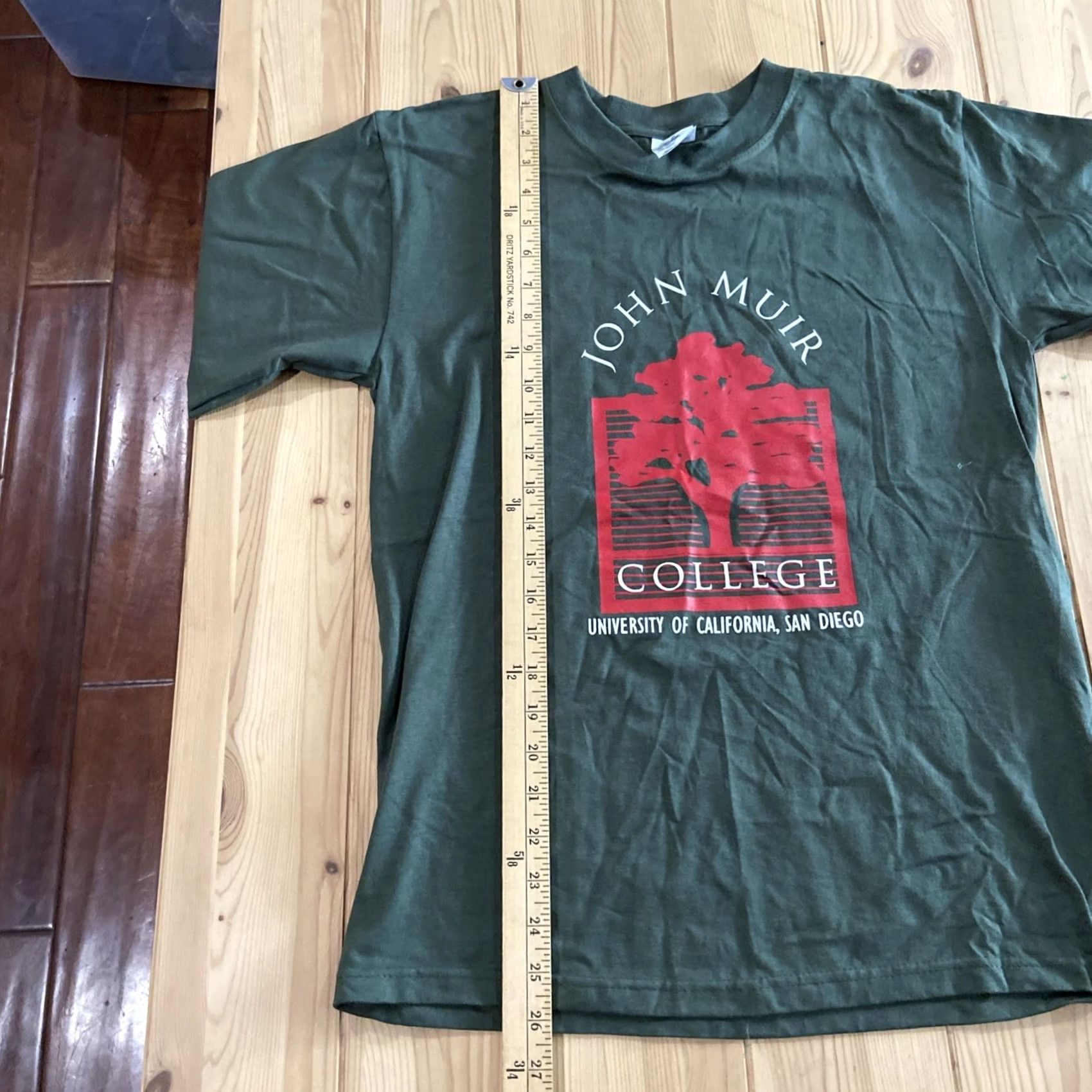 Vintage VINTAGE John Muir College U.C. San Diego T-shirt Size S Men Yellow 80s 90s College University Hanes Beefy T Short Sleeve USA Size US S / EU 44-46 / 1 - 4 Thumbnail