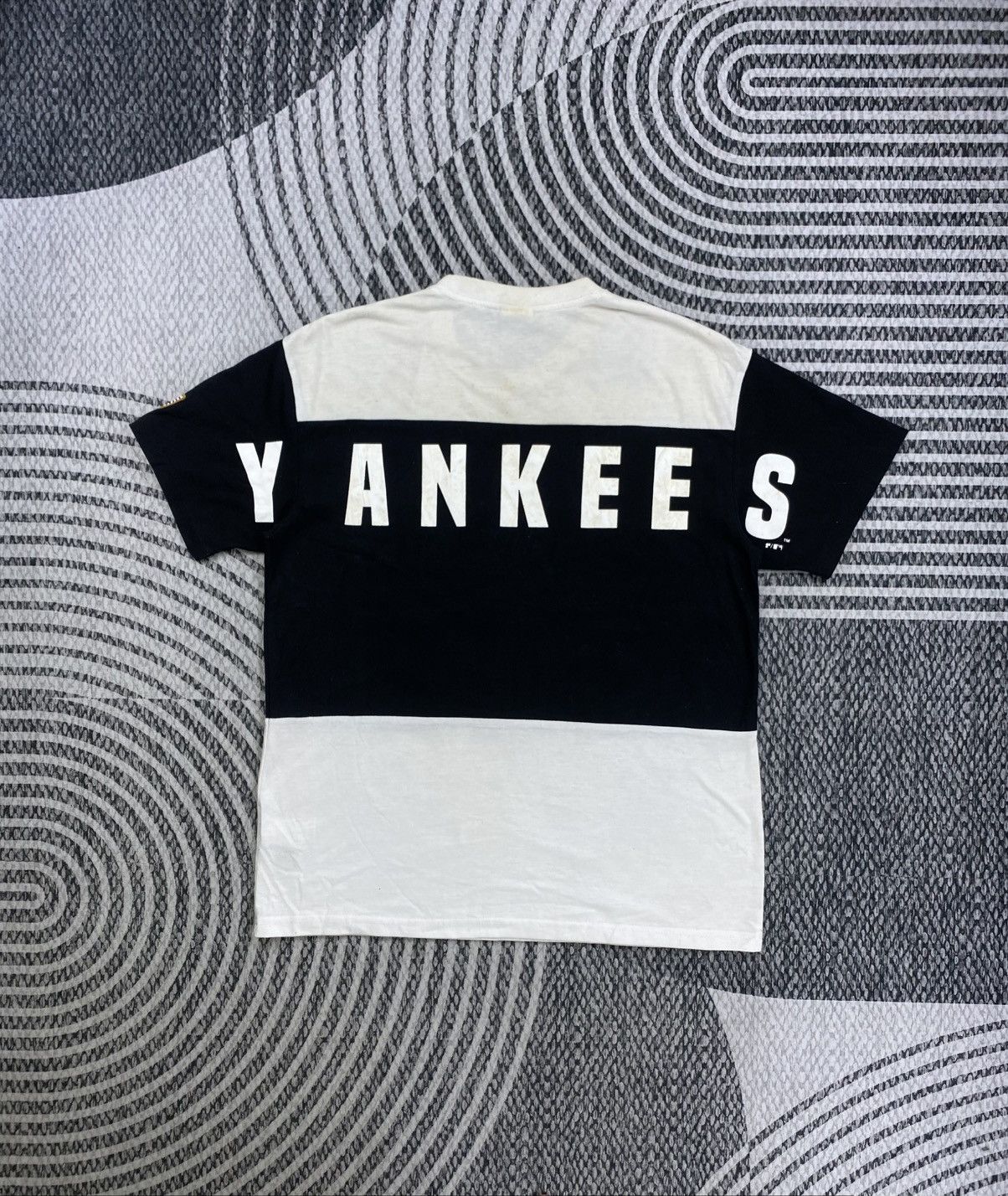 New York Yankees Vtg Yankees Big Logo Block Color Shortsleeve Shirt Size US M / EU 48-50 / 2 - 1 Thumbnail