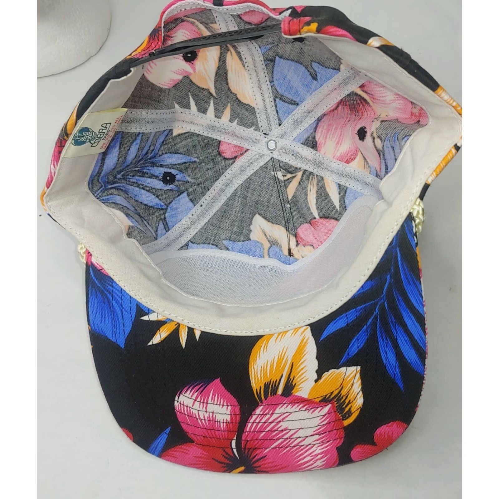 Vintage VINTAGE EMCO Aruba Cap World Tour Beach Floral Canvas Trucker Black Adjustable Unisex Adults Cap Cobra Size ONE SIZE - 6 Thumbnail