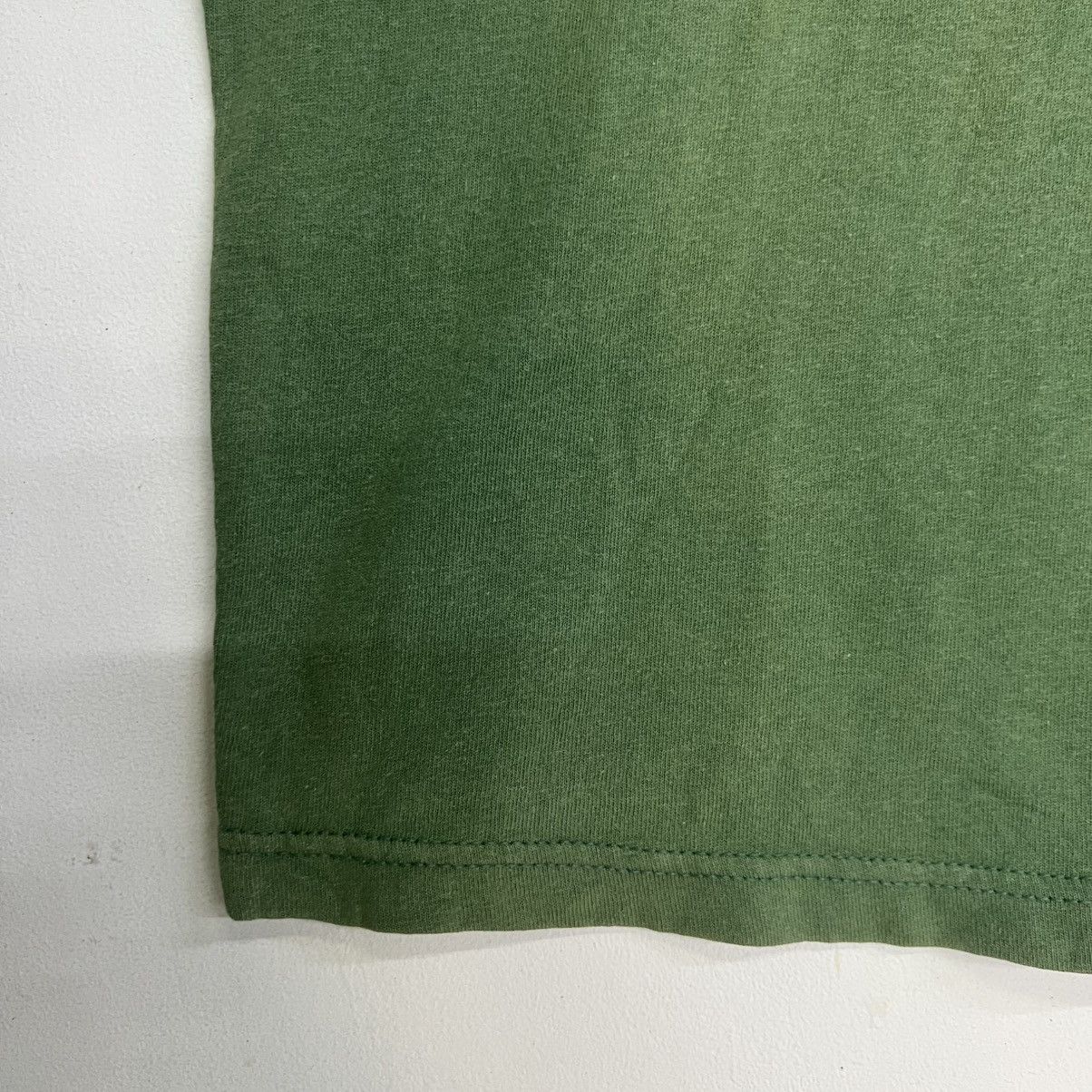 LOCAL MOTION 90 SURFING HAWAII BACKHITT TSHIRT