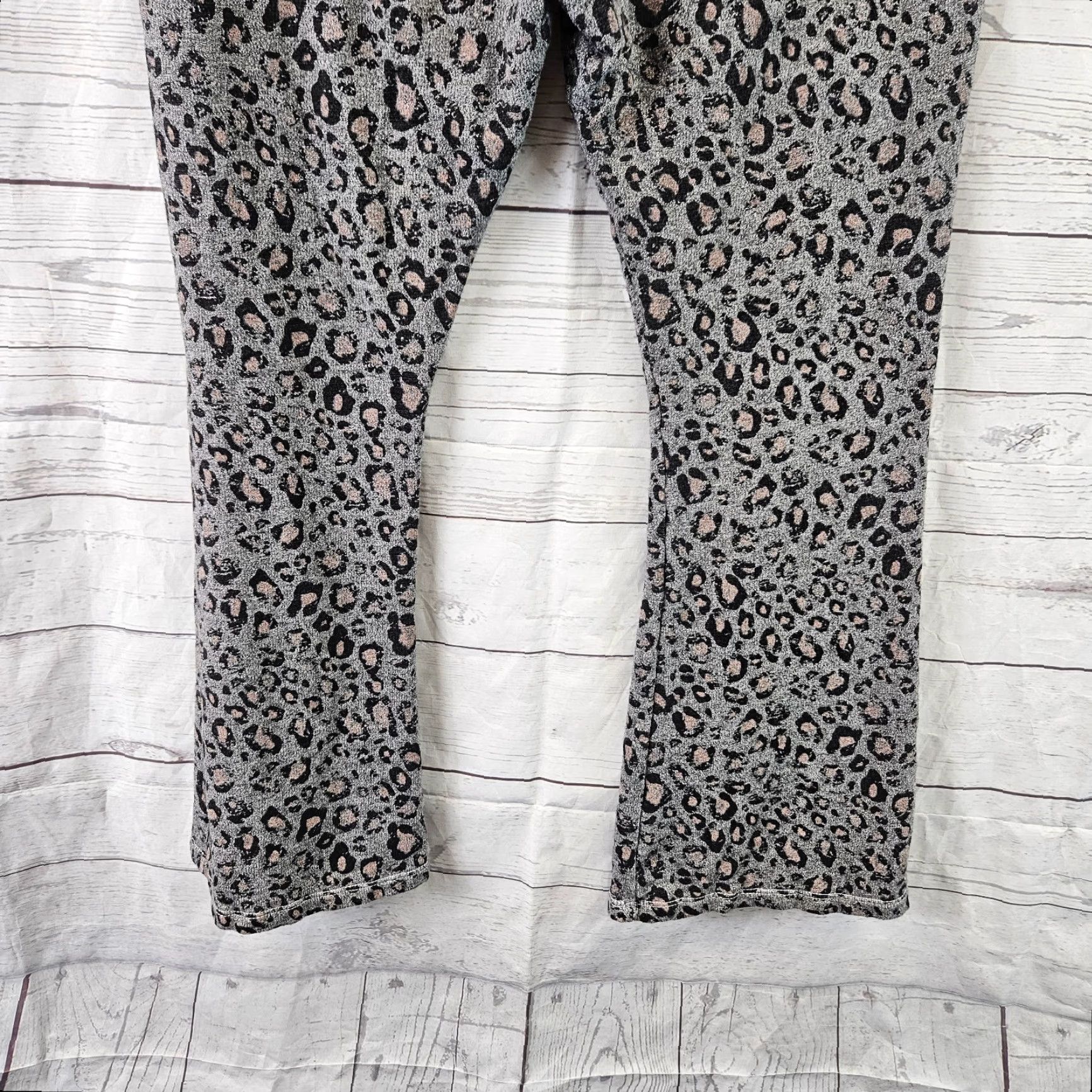 Sundry Sundry Womens Cropped Kick Flare Pants Size 2 Medium Gray Black Leopard Print Size 32" / US 10 / IT 46 - 5 Thumbnail