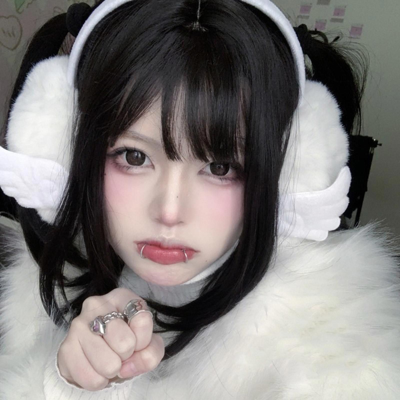 The Unbranded Brand Y2K Angel Wing Warm Plush Earmuffs Size ONE SIZE - 1 Thumbnail