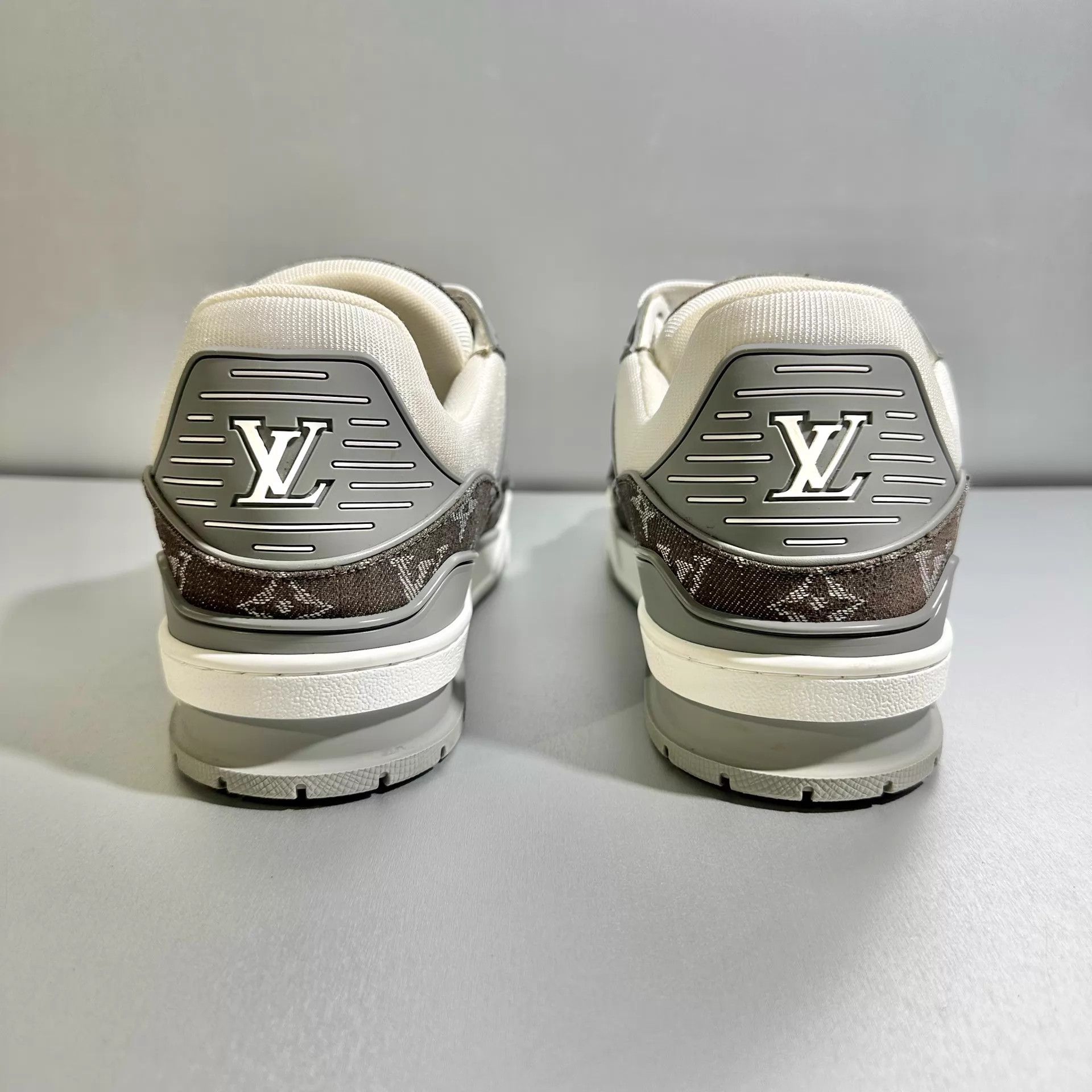 Louis Vuitton Louis Vuitton Trainer White Gray Denim 8.5/42.5 X4408 Size US 9.5 / EU 42-43 - 5 Thumbnail