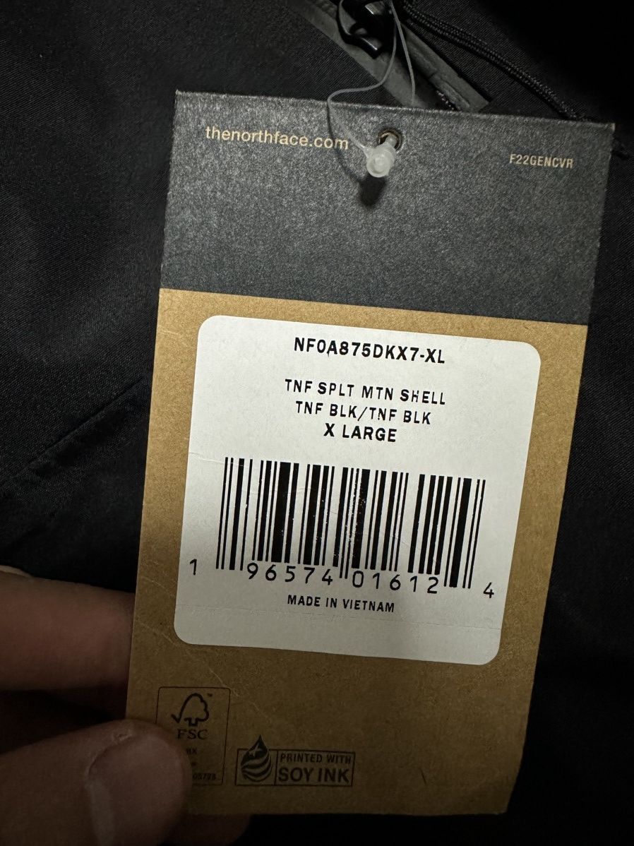 Supreme × The North Face Supreme The North Face Split Taped Seam Shell Jacket Black Size US XL / EU 56 / 4 - 4 Thumbnail