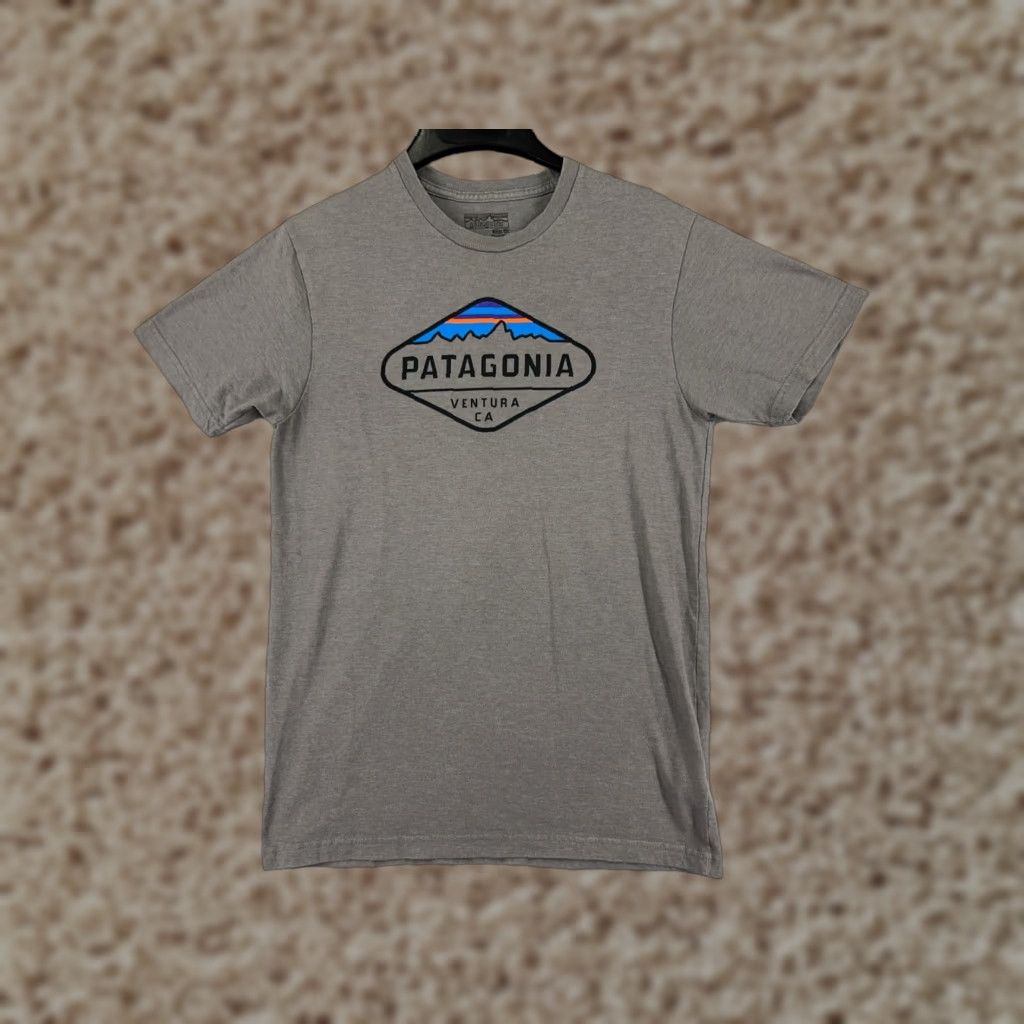 Patagonia Patagonia Shirt Men Small Gray Fitz Roy Print Short Sleeve Cotton Blend Crew Nec Size US S / EU 44-46 / 1 - 1 Thumbnail