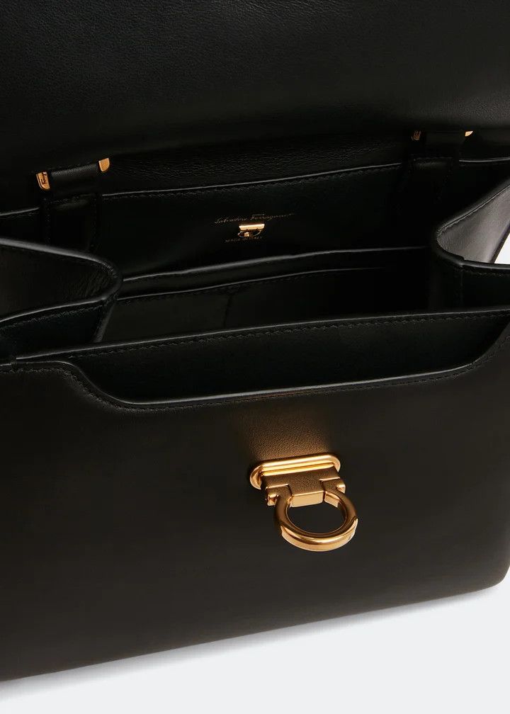 Salvatore Ferragamo o1s1rm0526 Size : OS / Shoulder Bag in Black Size ONE SIZE - 3 Thumbnail
