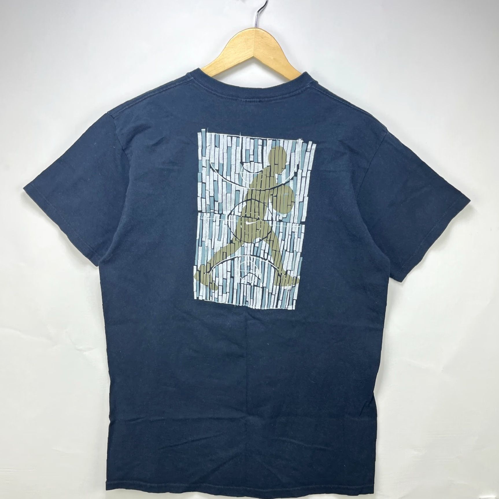 Nike VINTAGE Nike Basketball T-Shirt Small Mens 90s Black Made in USA Size US S / EU 44-46 / 1 - 2 Thumbnail