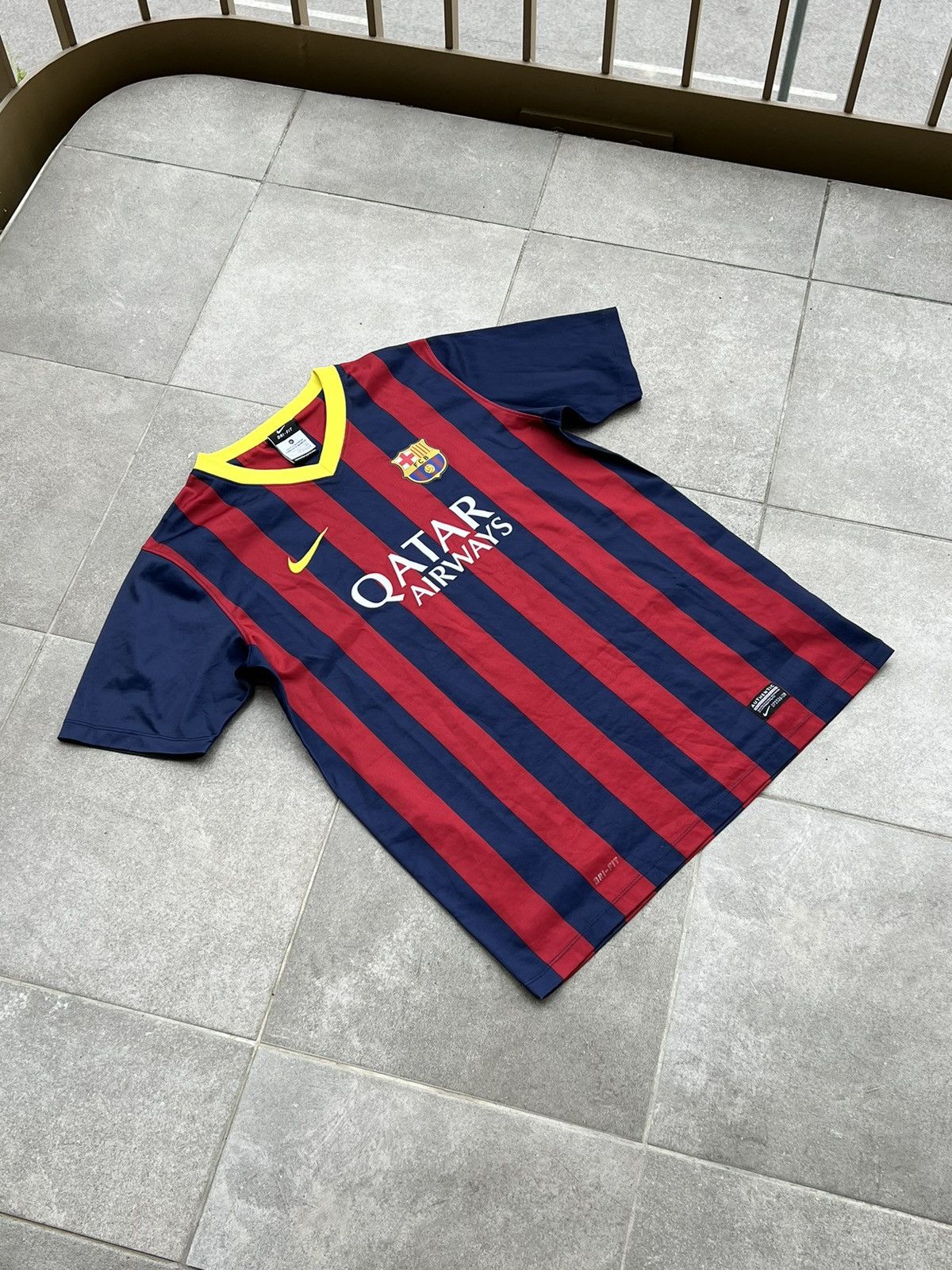 Nike Nike Barcelona 2013/14 jersey player issue soccer shirt Size US S / EU 44-46 / 1 - 1 Thumbnail