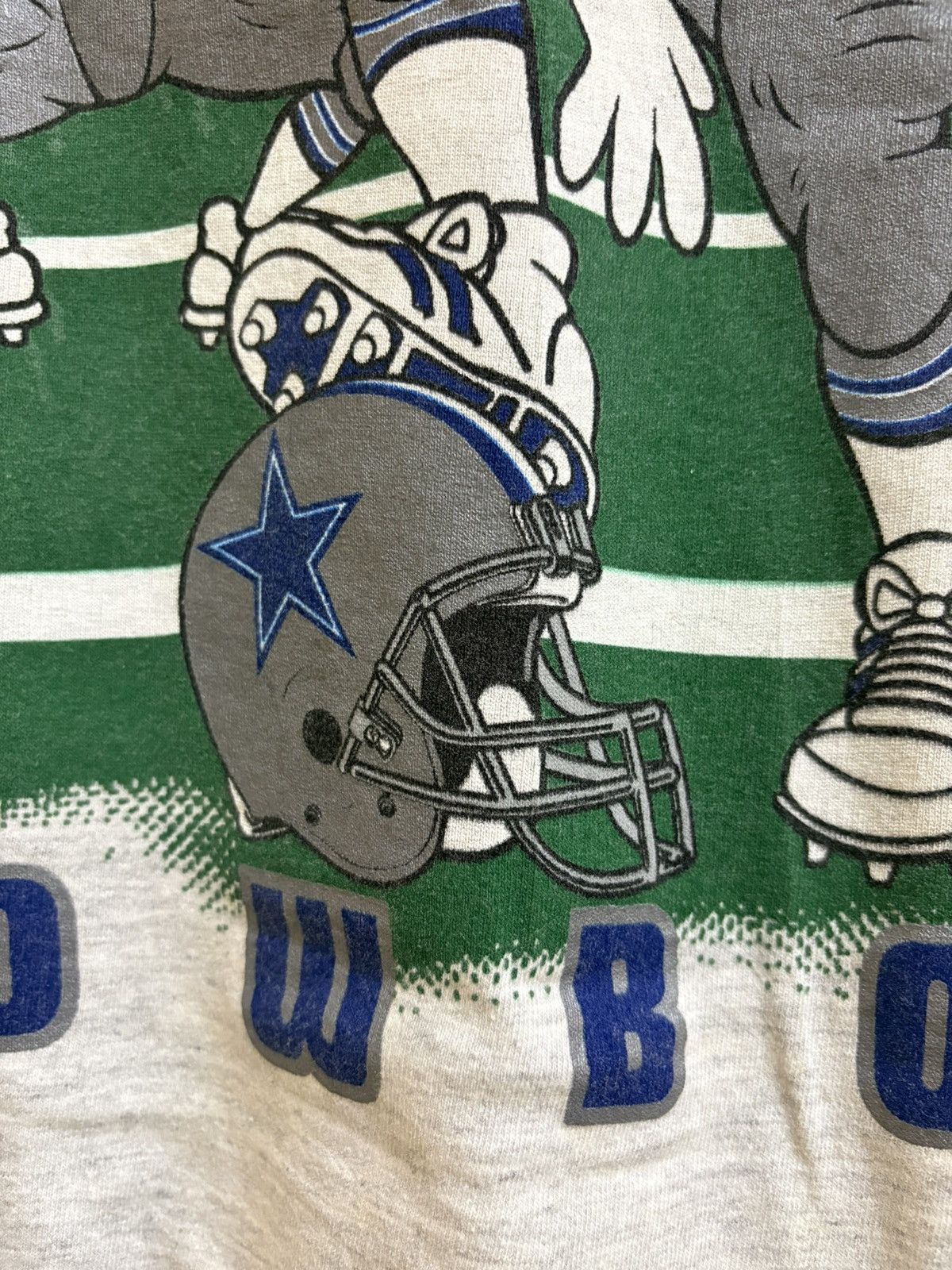 Vintage Vintage 1993 Looney Tunes Cartoon Dallas Cowboys NFL Size US XL / EU 56 / 4 - 7 Thumbnail