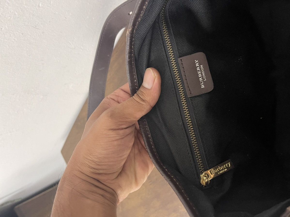 Burberry × Vintage Burberry haymarket nova check shoulder bag (see photo) Size ONE SIZE - 17 Thumbnail