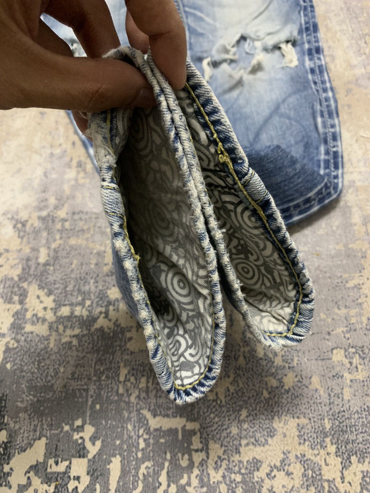 Japanese Brand One Piece x Rodeo Crowns Japanese Distressed Flared Jeans Size 32" / US 10 / IT 46 - 7 Thumbnail
