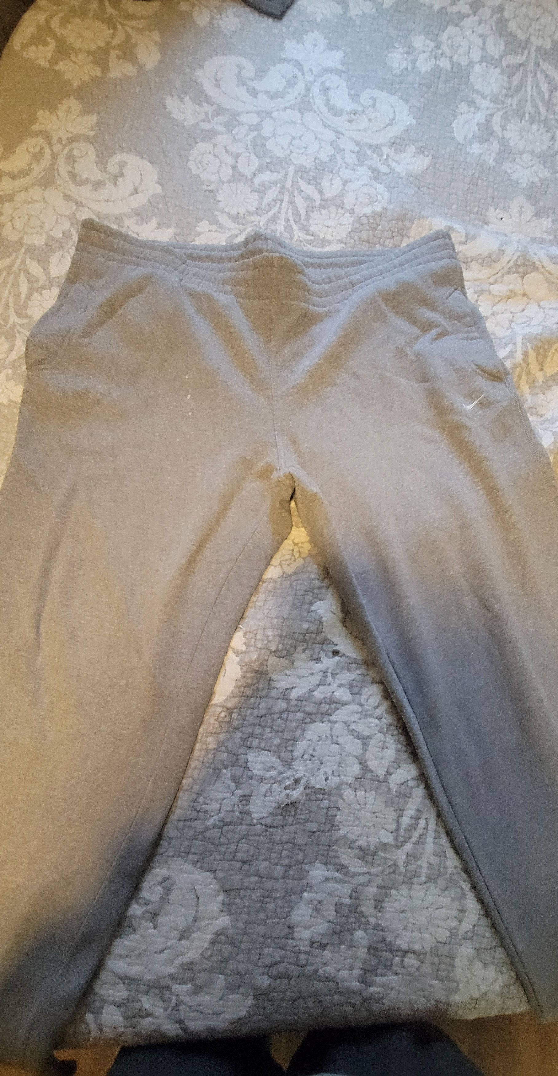 Nike Gray Nike Sweatpants Size US 38 / EU 54 - 1 Thumbnail
