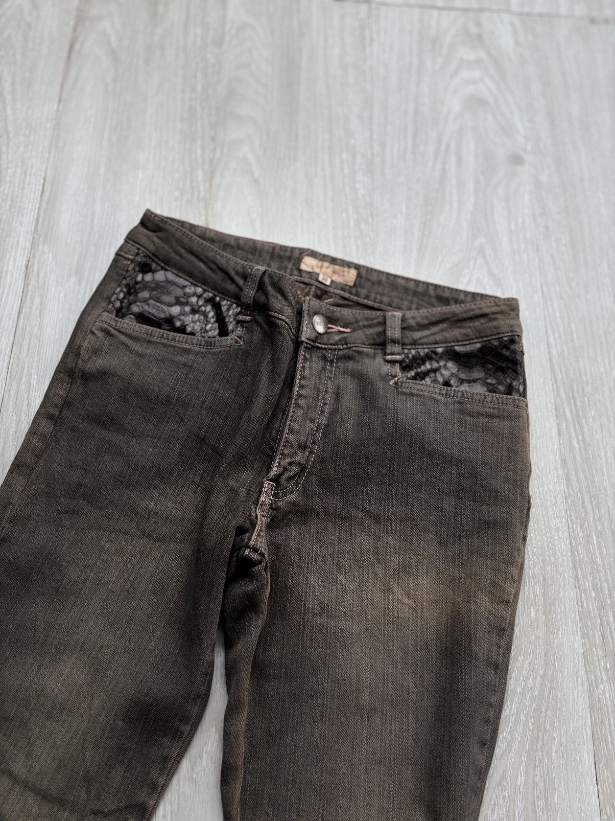 Japanese Brand Lyon mudwash mudmax distressed flare jeans Size US 26 / EU 42 - 2 Thumbnail