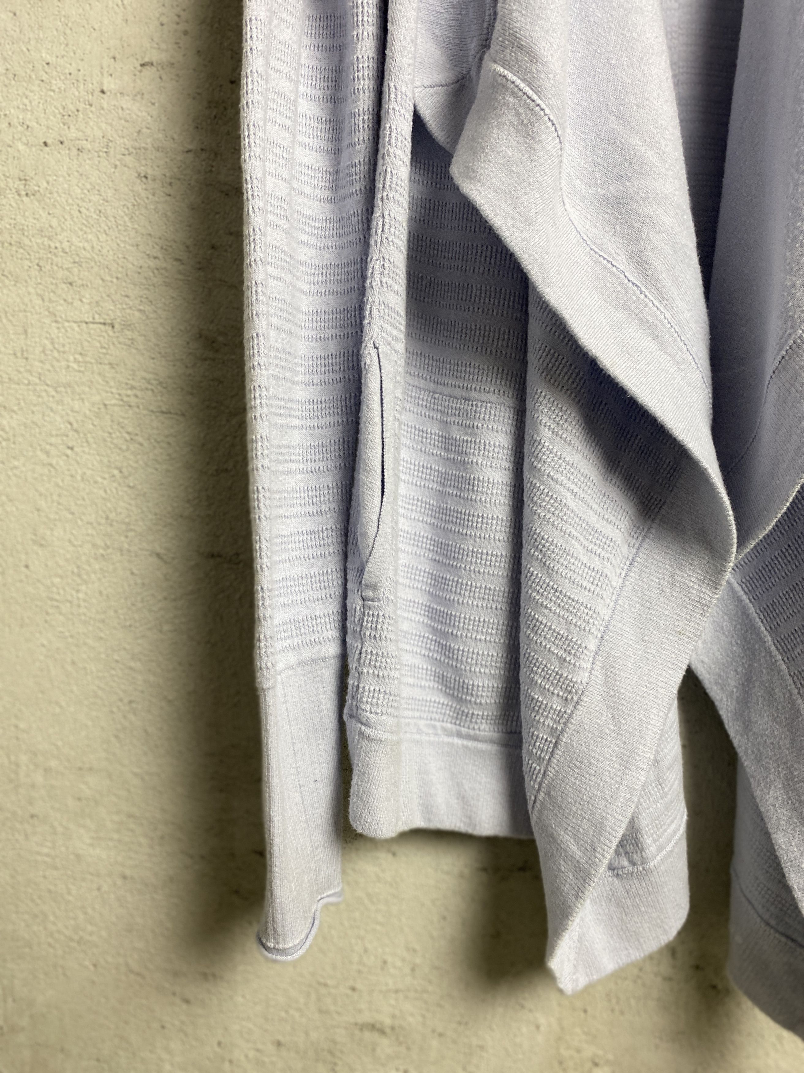 Lululemon Lululemon Find your calm Wrap cardigan sweater Size M / US 6-8 / IT 42-44 - 2 Thumbnail