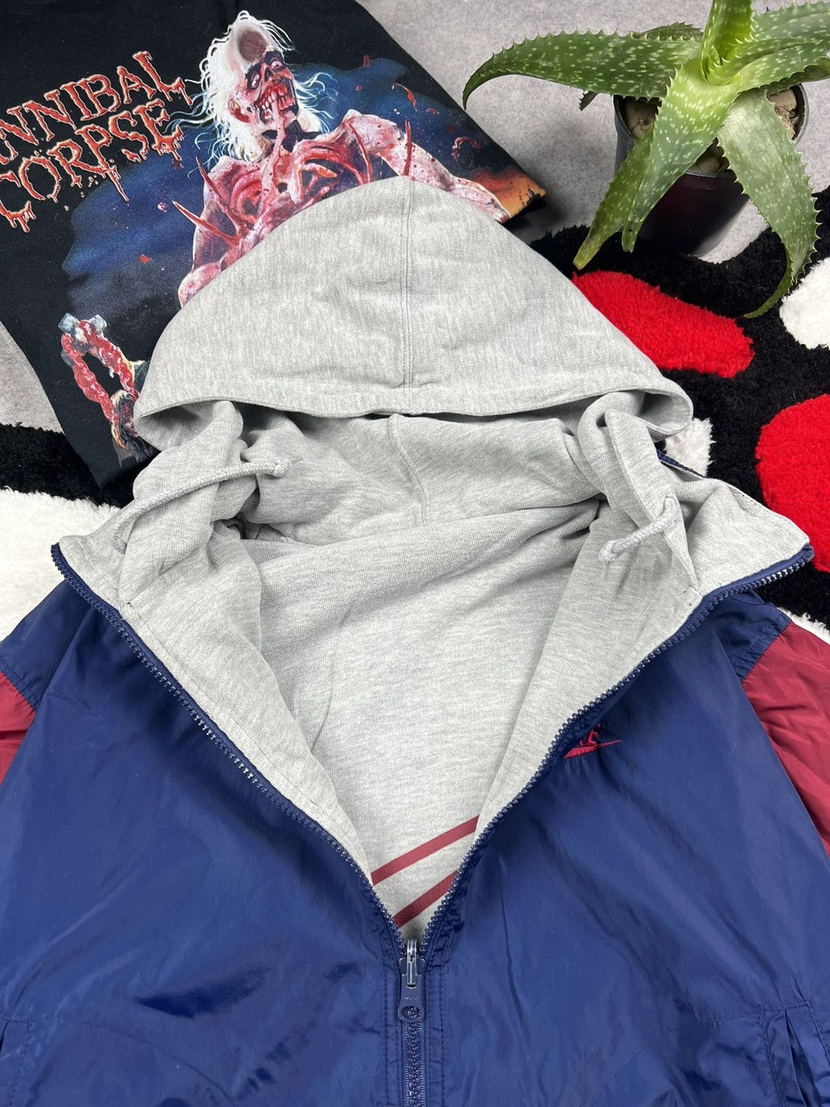 Vintage Vintage Nike Big Logo Oversized Reversible Nylon 90s Jacket Size US S / EU 44-46 / 1 - 16 Thumbnail