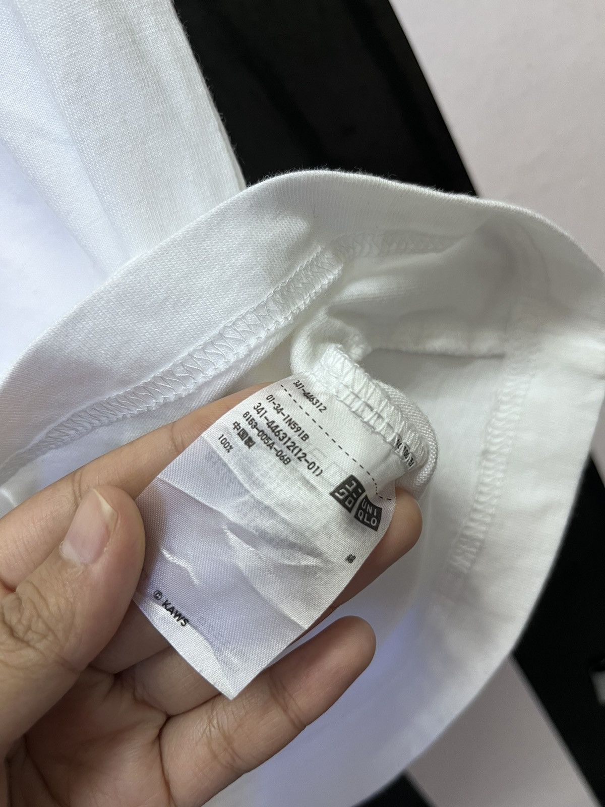 Japanese Brand × Kaws Limited Kaws Tokyo First x Uniqlo Streetwear T-Shirt Size US M / EU 48-50 / 2 - 4 Thumbnail