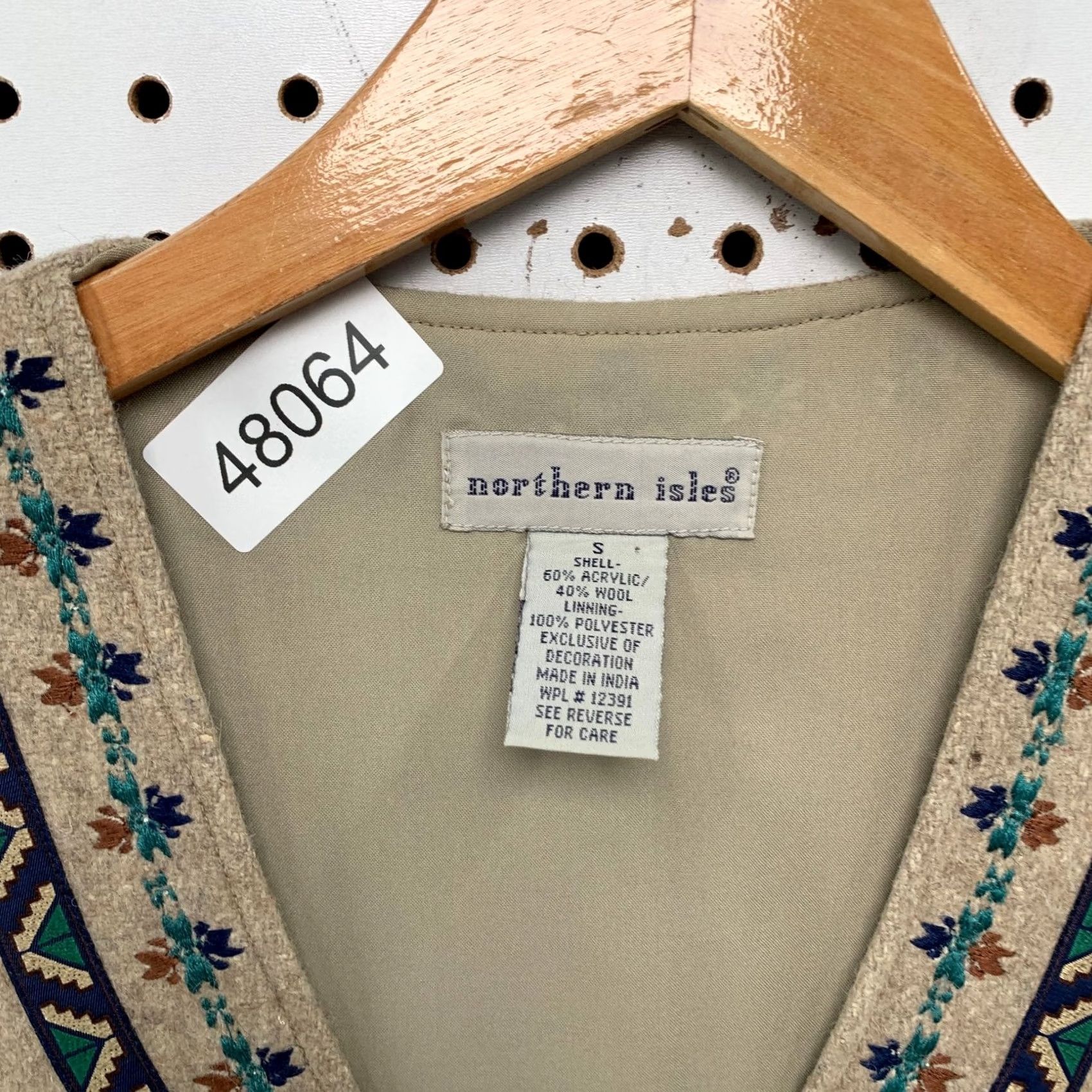 Vintage VINTAGE Northern Womens Vest Wool Tyrolean Austrian Beig Beige Folkloric Boho Small Wool Tyrolean Vest Womens Small Beige Bohemian Winter Fall Womens Size S / US 4 / IT 40 - 3 Thumbnail
