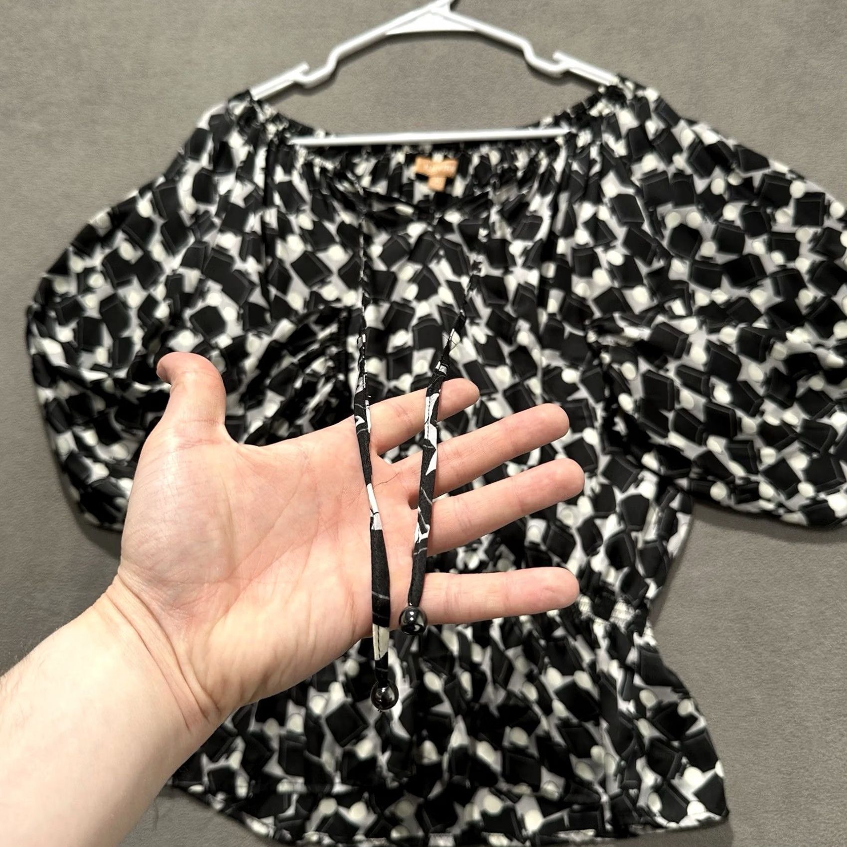 Ellen Tracy Ellen Tracy Blouse Geometric Puff Sleeve Cinched Waist V-Neck Long Sleeve Black White Women's M Size XL / US 12-14 / IT 48-50 - 2 Thumbnail