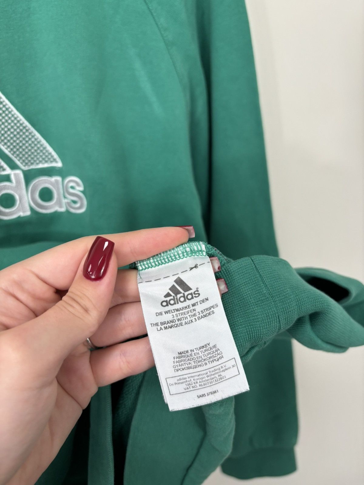 Adidas Vintage Adidas Y2K Big Embroidered Logo Sweatshirt Size US M / EU 48-50 / 2 - 8 Thumbnail