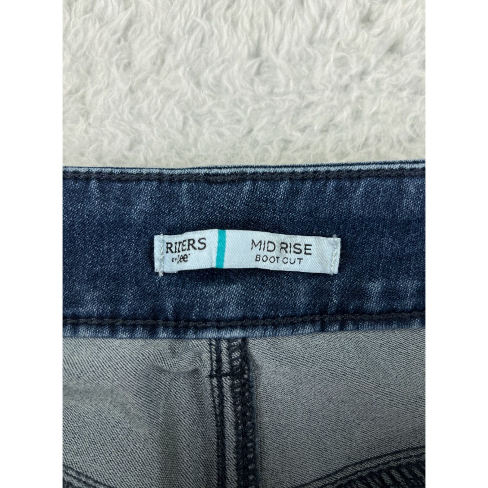 Lee Lee Jeans Riders By Lee Denim Bootscut Jeans for Women 28 Blue Cotton Blend 5-Pocket Embroidered Logo Mid Rise Size 28" / US 6 / IT 42 - 3 Thumbnail