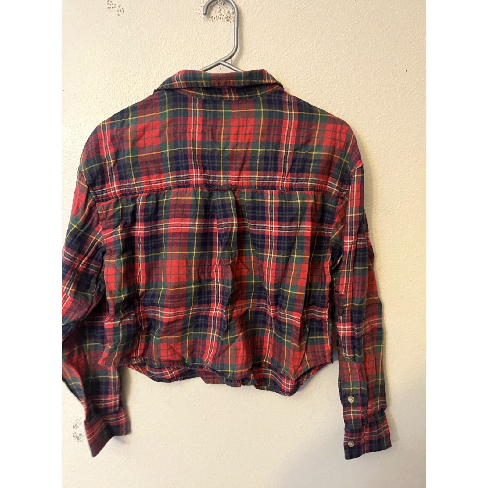 American Eagle Outfitters VINTAGE American Eagle Outfitters Womens Red Plaid Long Sleeve Button Up Cropped Shirt XS Size XS / US 0-2 / IT 36-38 - 2 Thumbnail