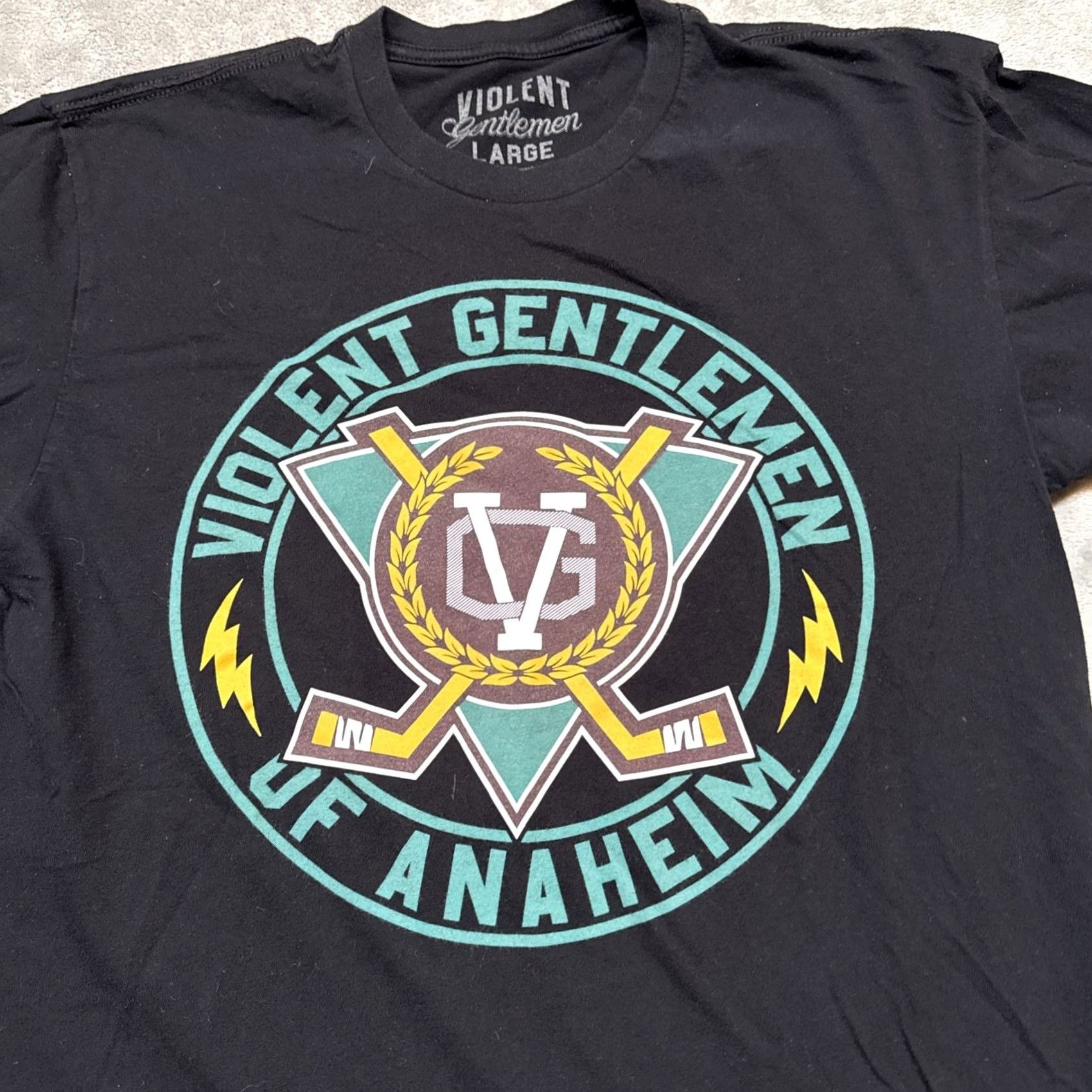 Vintage VINTAGE Violent Gentlemen T Shirt Mens Large Black Anaheim Ducks Graphic Short Sleeve Size US L / EU 52-54 / 3 - 2 Thumbnail