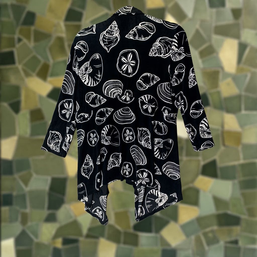 Vintage VINTAGE Chico’s Travelers Cardigan Womans Sz Medium Black Shell Print Slinky Open Front Size M / US 6-8 / IT 42-44 - 1 Thumbnail