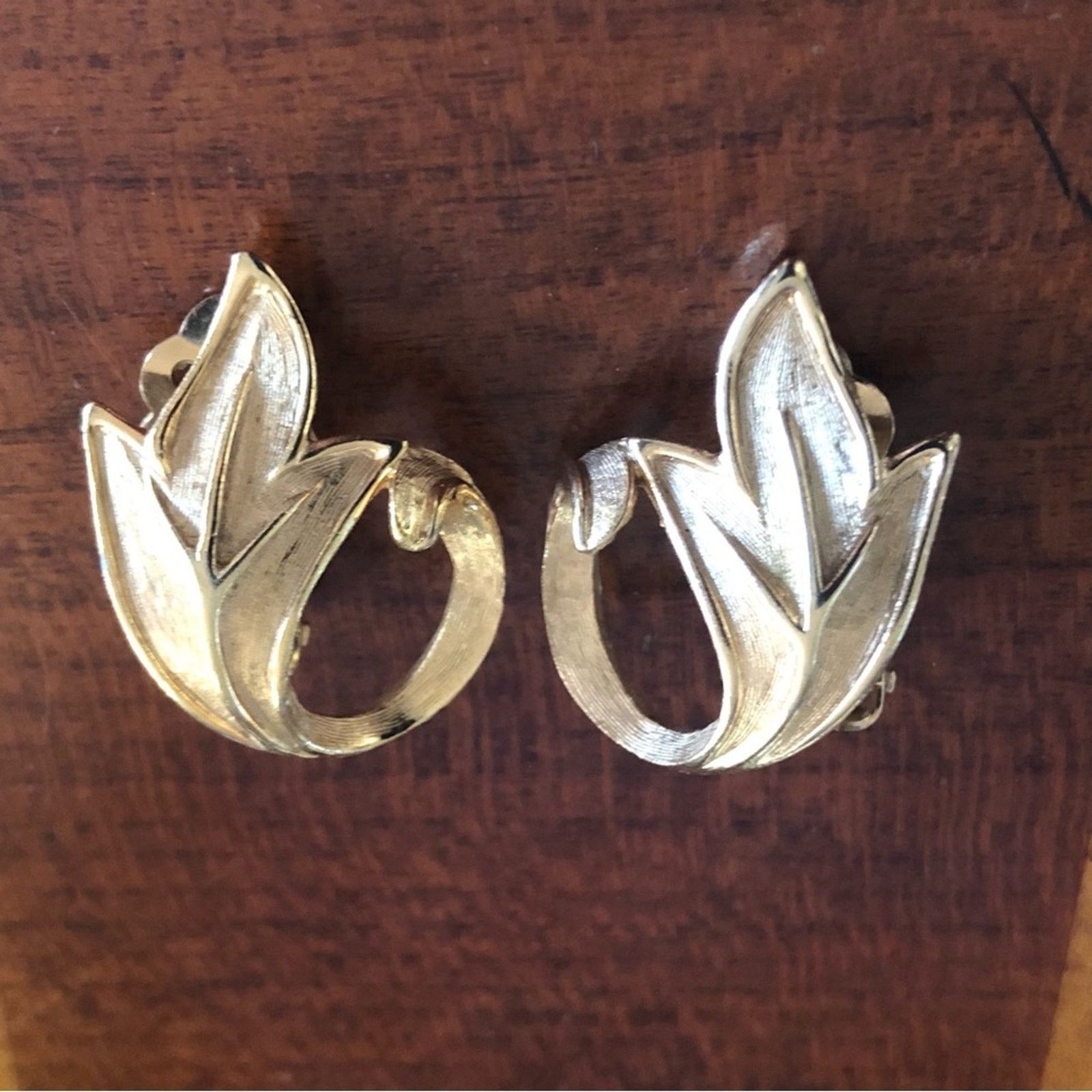 Vintage Vintage Pastelli botanical gold leaf clip on earrings Size ONE SIZE - 1 Thumbnail