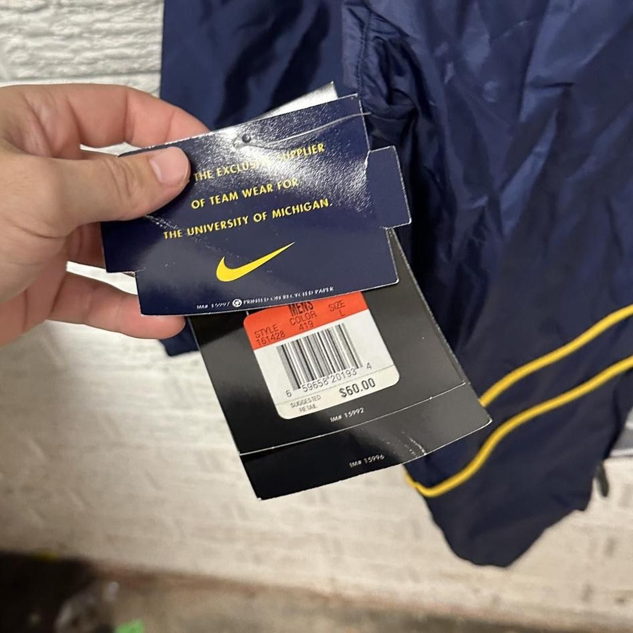 Nike New With Tags Vintage Nike Michigan Wolverines Windbreaker L Size US L / EU 52-54 / 3 - 5 Thumbnail