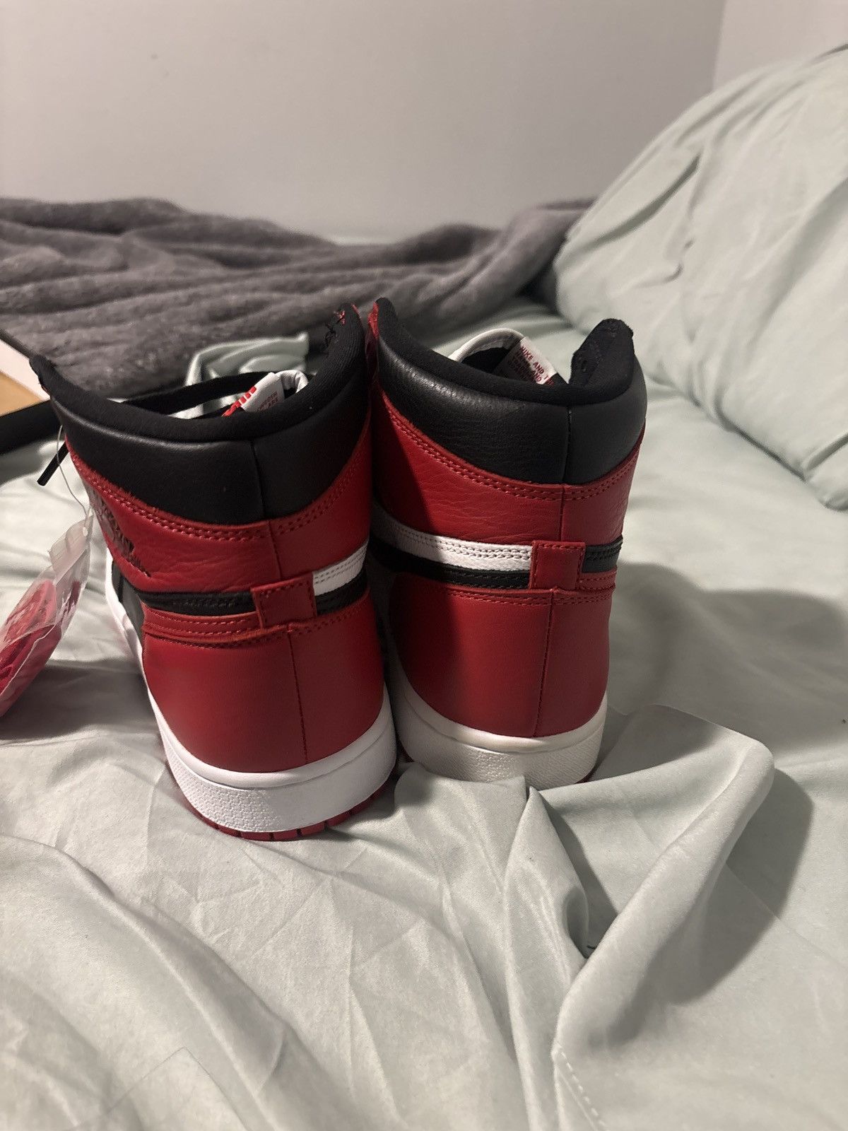 Jordan Brand Jordan retro 1 high og homage to home Size US 9.5 / EU 42-43 - 2 Thumbnail