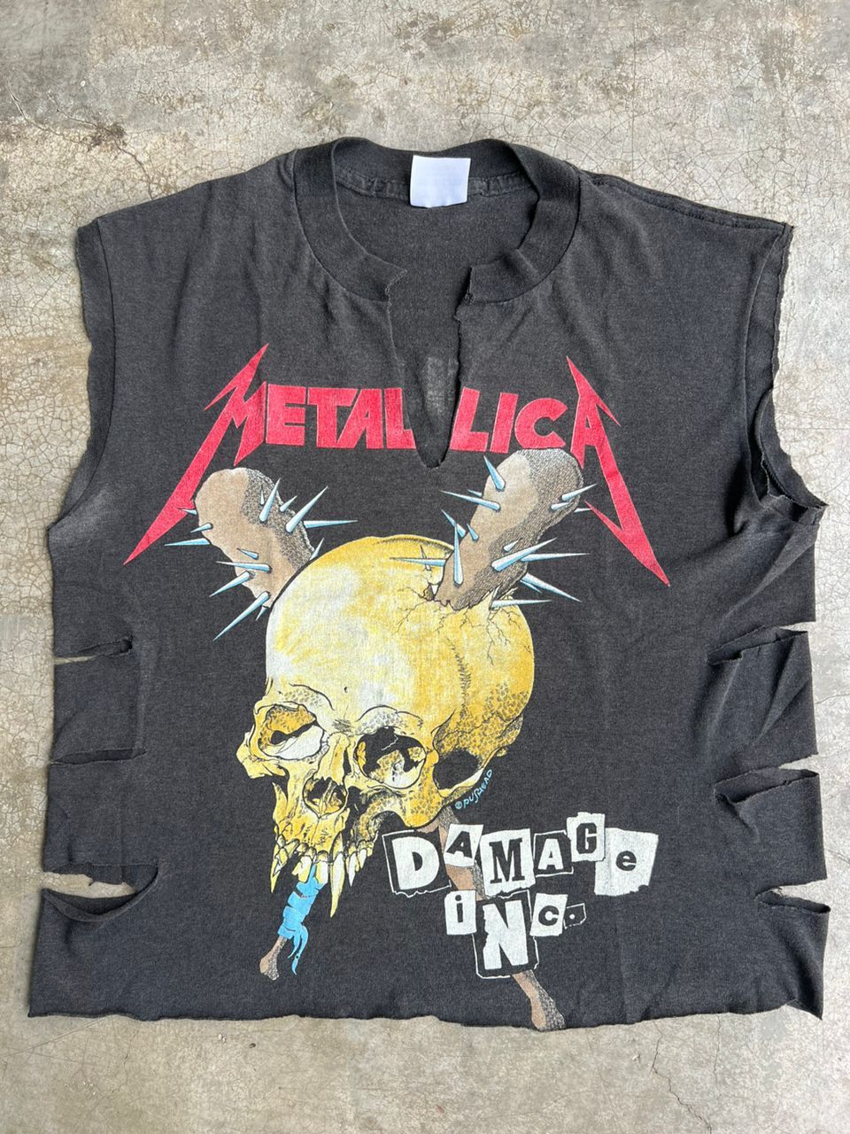 Metallica VTG 80's Damage Inc Tour Custom Distressed Tshirt Size S / US 4 / IT 40 - 2 Thumbnail