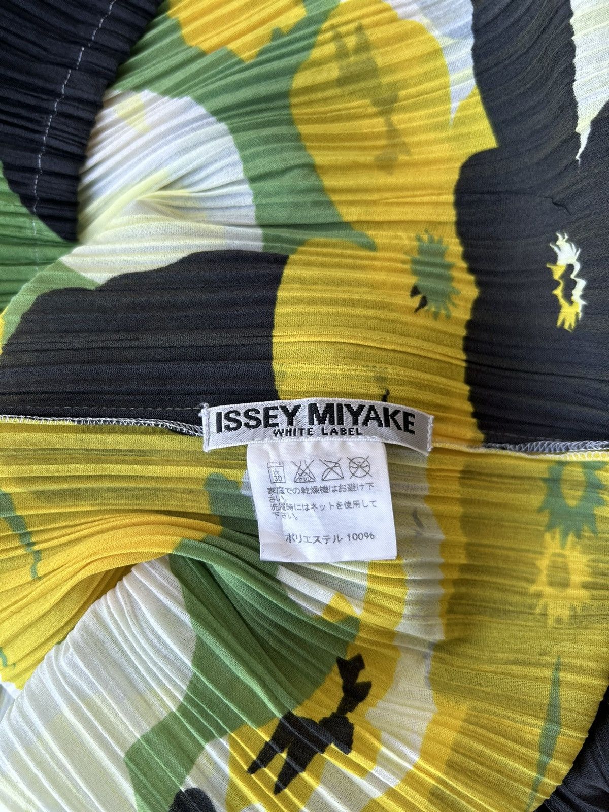 Issey Miyake Issey Miyake Pleats Please Full Pattern Flowers Size S / US 4 / IT 40 - 17 Thumbnail