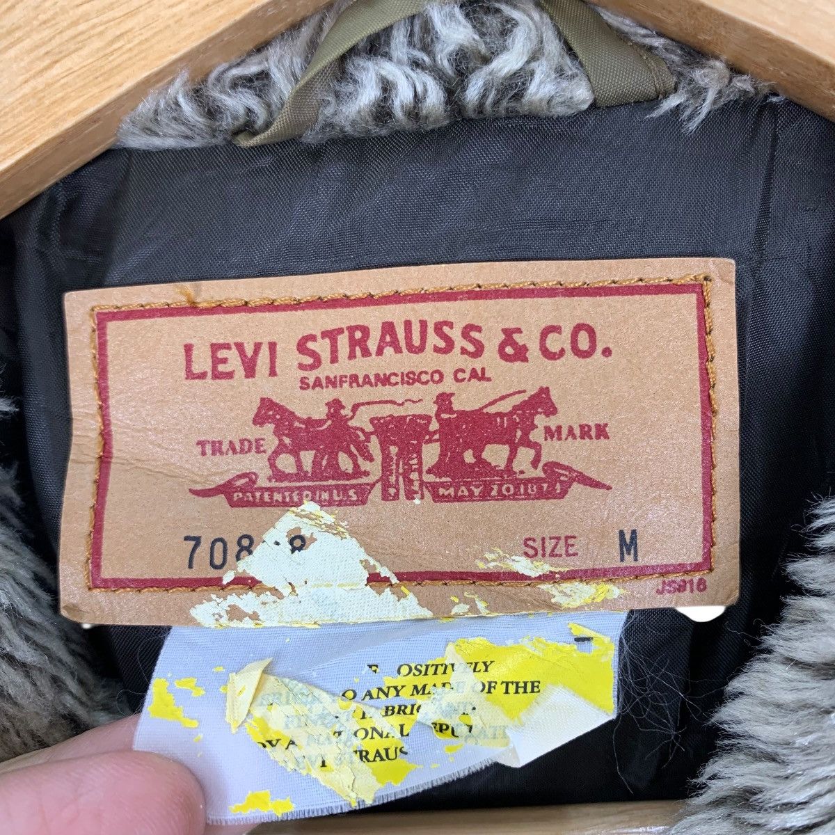 Levi's LEVIS STRAUSS & CO Quilted Furry Levi’s Jacket Size US M / EU 48-50 / 2 - 7 Thumbnail