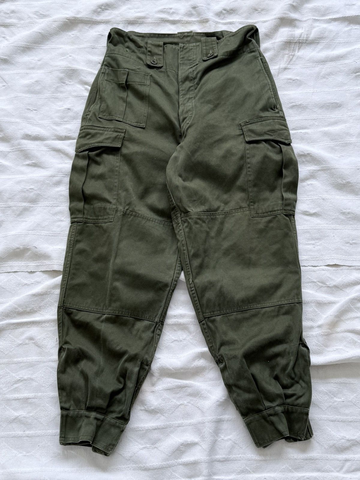 Vintage Vintage 1965 Dated Belgian Cargo Army Military Pants Size US 30 / EU 46 - 1 Thumbnail