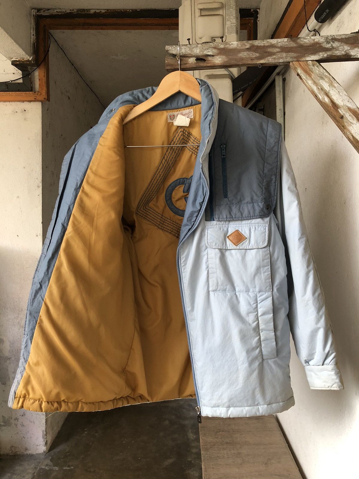 Gucci Rare🔥 Vintage Gucci Distressed Padding Jacket Size US XS / EU 42 / 0 - 1 Thumbnail