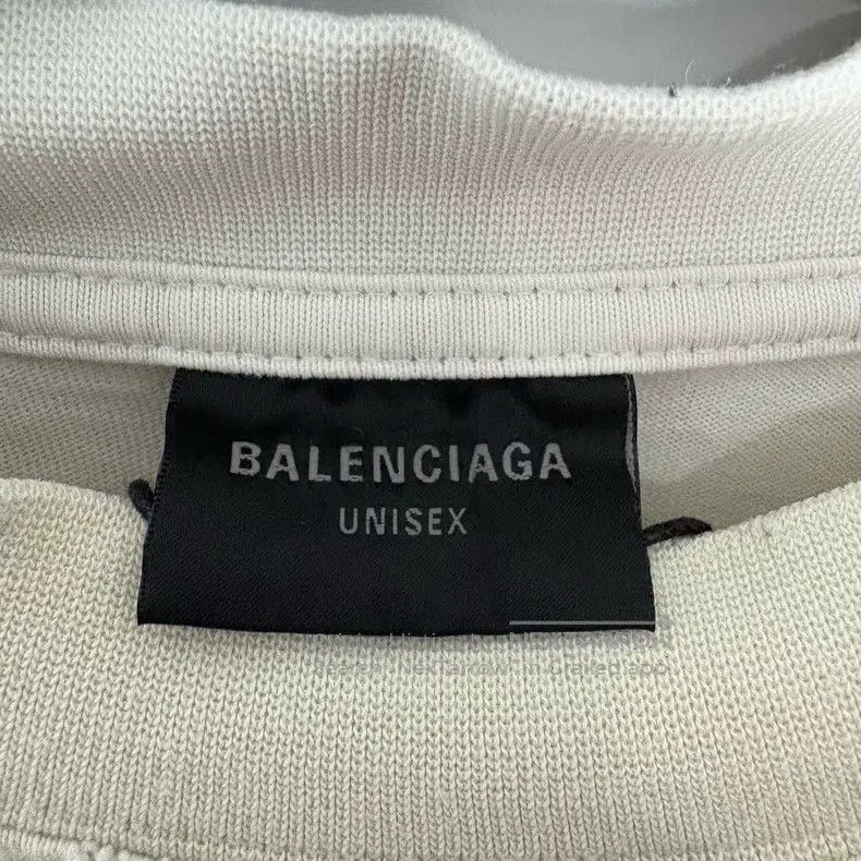 Balenciaga Balenciaga Manchester United Short Sleeve, Embroidered Log Size US L / EU 52-54 / 3 - 5 Thumbnail