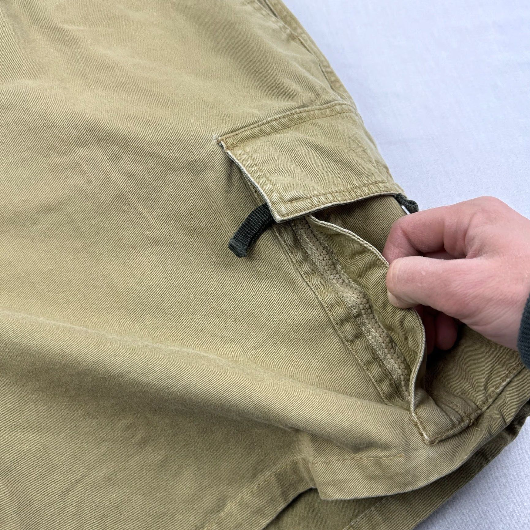 Vintage VINTAGE Coliseum Cargo Shorts Men 38 Tan Brown Cargo Style American Y2K Baggy 90s Skater Casual Mens Size US 38 / EU 54 - 2 Thumbnail