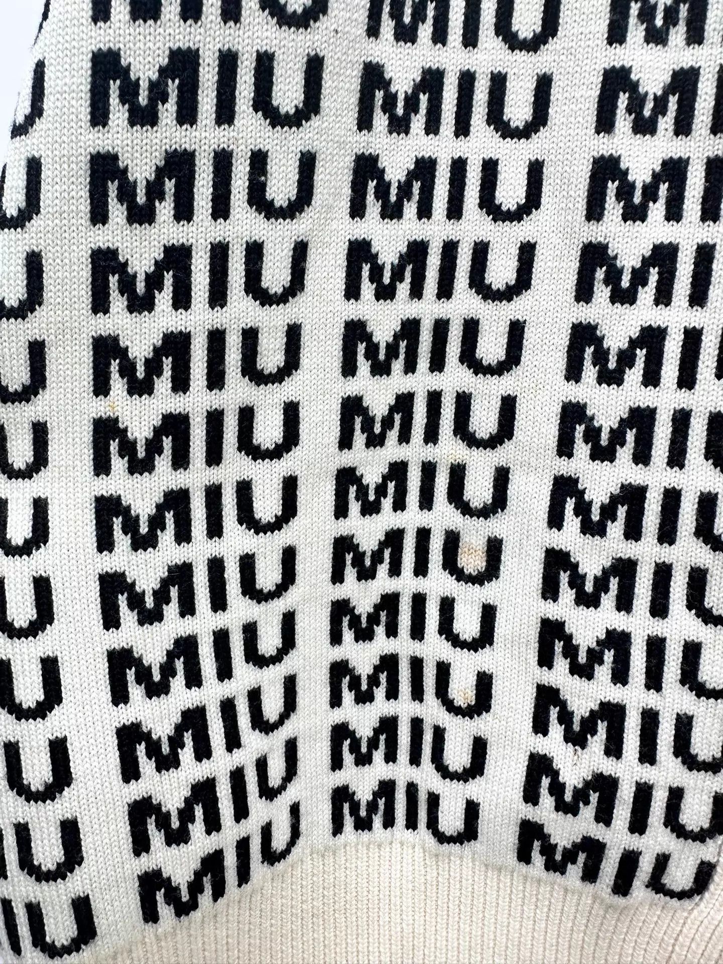 Miu Miu MIU MIU all-over print cardigan size 40 Size S / US 4 / IT 40 - 6 Thumbnail
