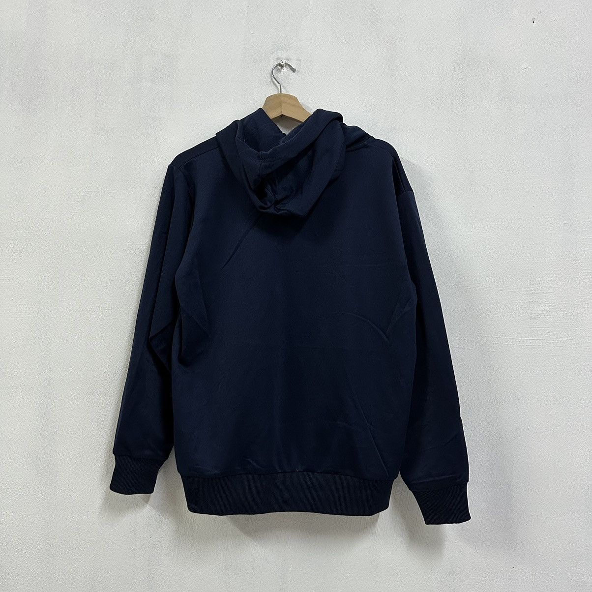 Japanese Brand Vintage Despicable Me Minion Sweatshirt With Hoodie Size US L / EU 52-54 / 3 - 8 Thumbnail
