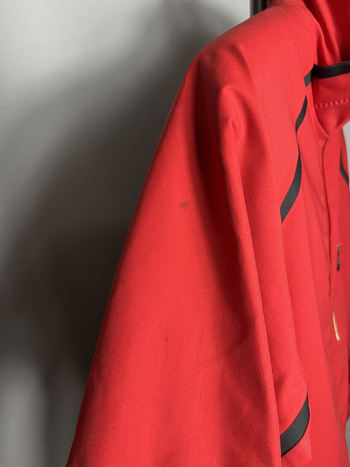 KJUS KJUS Storm Hood Jacket Ski Men Red Snowboarding Winter Sport Size US L / EU 52-54 / 3 - 11 Thumbnail