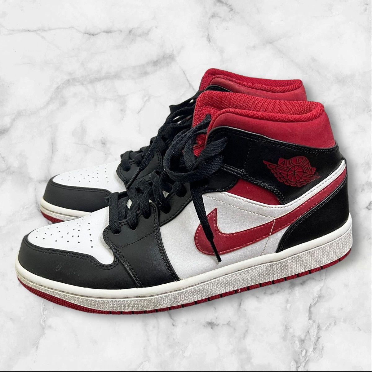 Nike Nike Air Jordan 1 Mid US 10 WHITE/GYM RED-BLACK Size US 10 / EU 43 - 1 Thumbnail