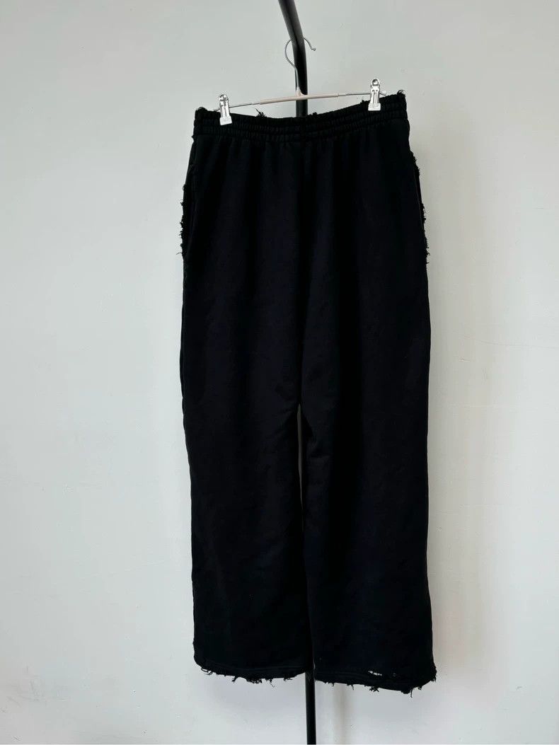 Balenciaga Balenciaga size S Straight Leg Casual Pants with Erosive E Size US 26 / EU 42 - 2 Thumbnail