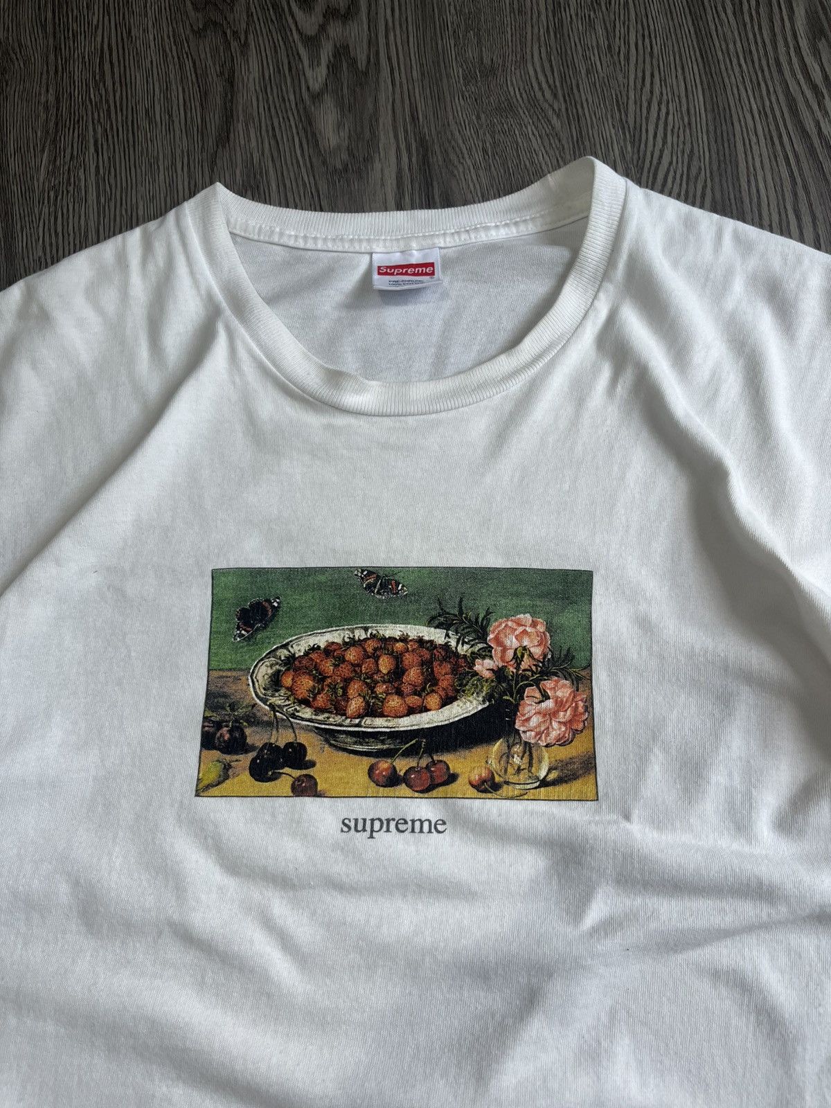 Supreme Supreme Strawberries Tee Spring/Summer 2023 (SS23) Size US M / EU 48-50 / 2 - 4 Thumbnail