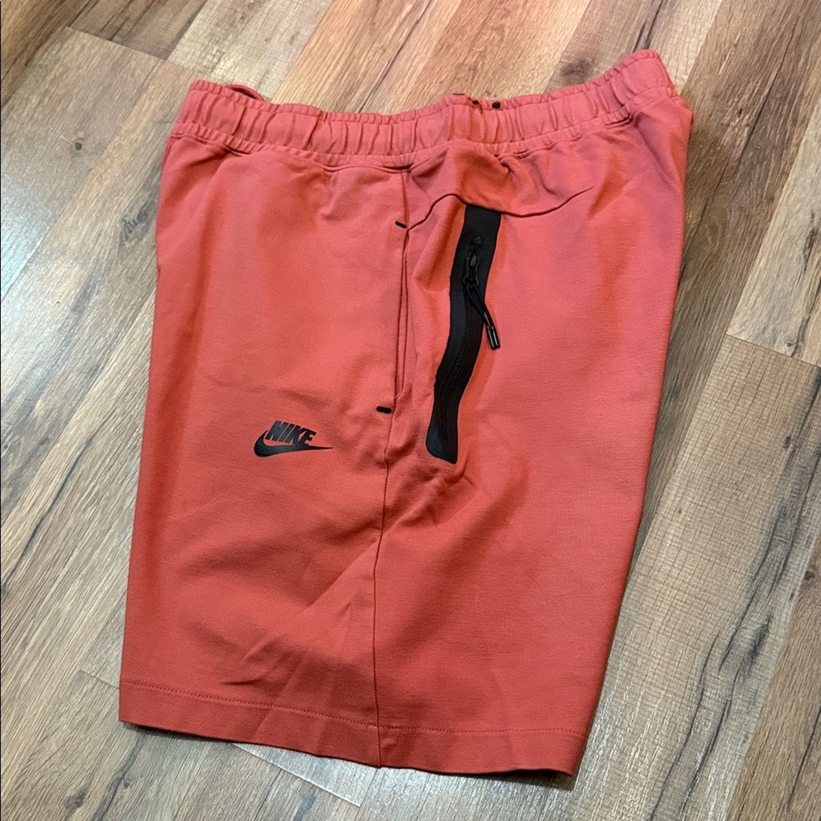 Nike Nike Tech Fleece Shorts Size US 30 / EU 46 - 2 Thumbnail