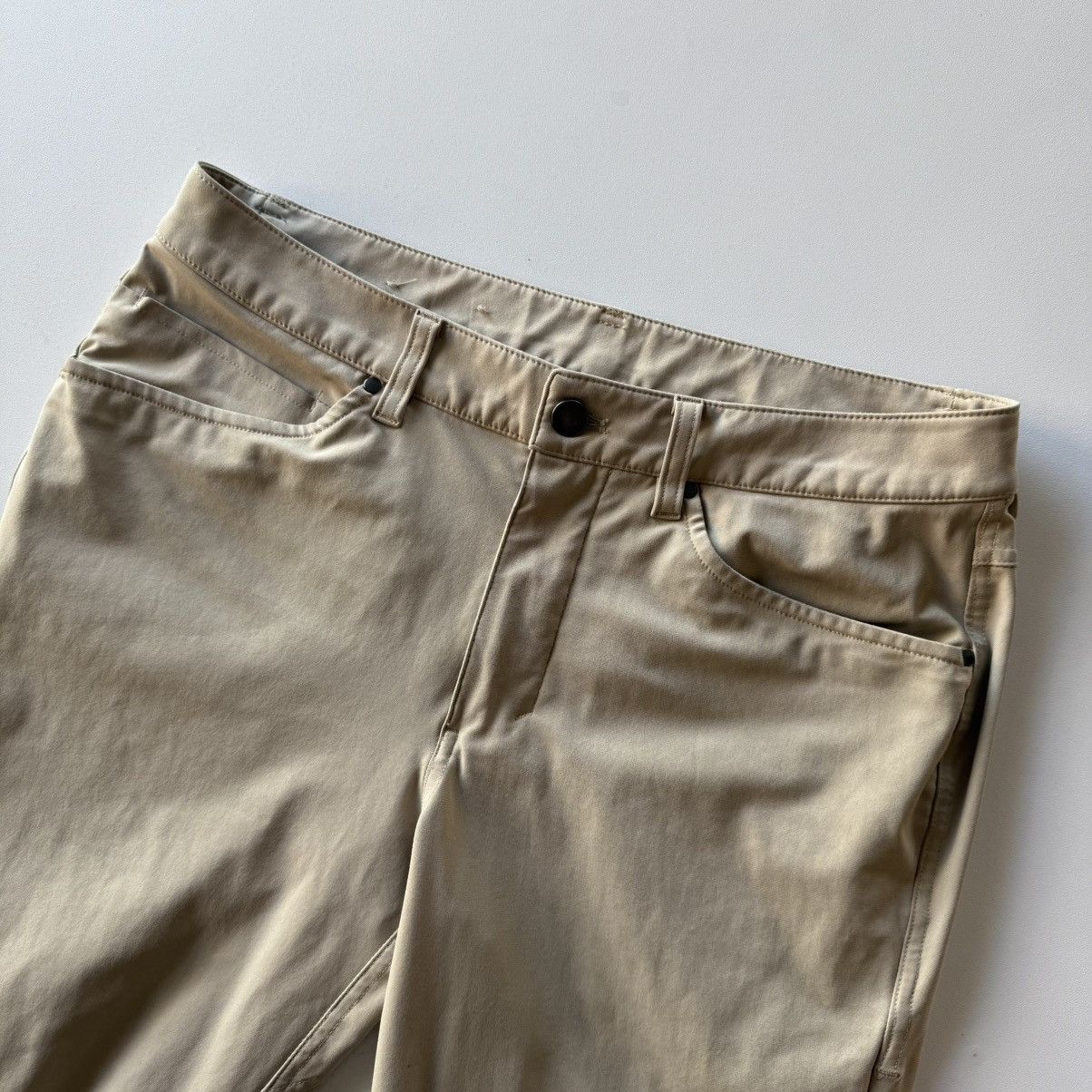 Lululemon ABC Classic-Fit 5 Pocket Pant ($138 Retail) Size US 31 - 6 Thumbnail