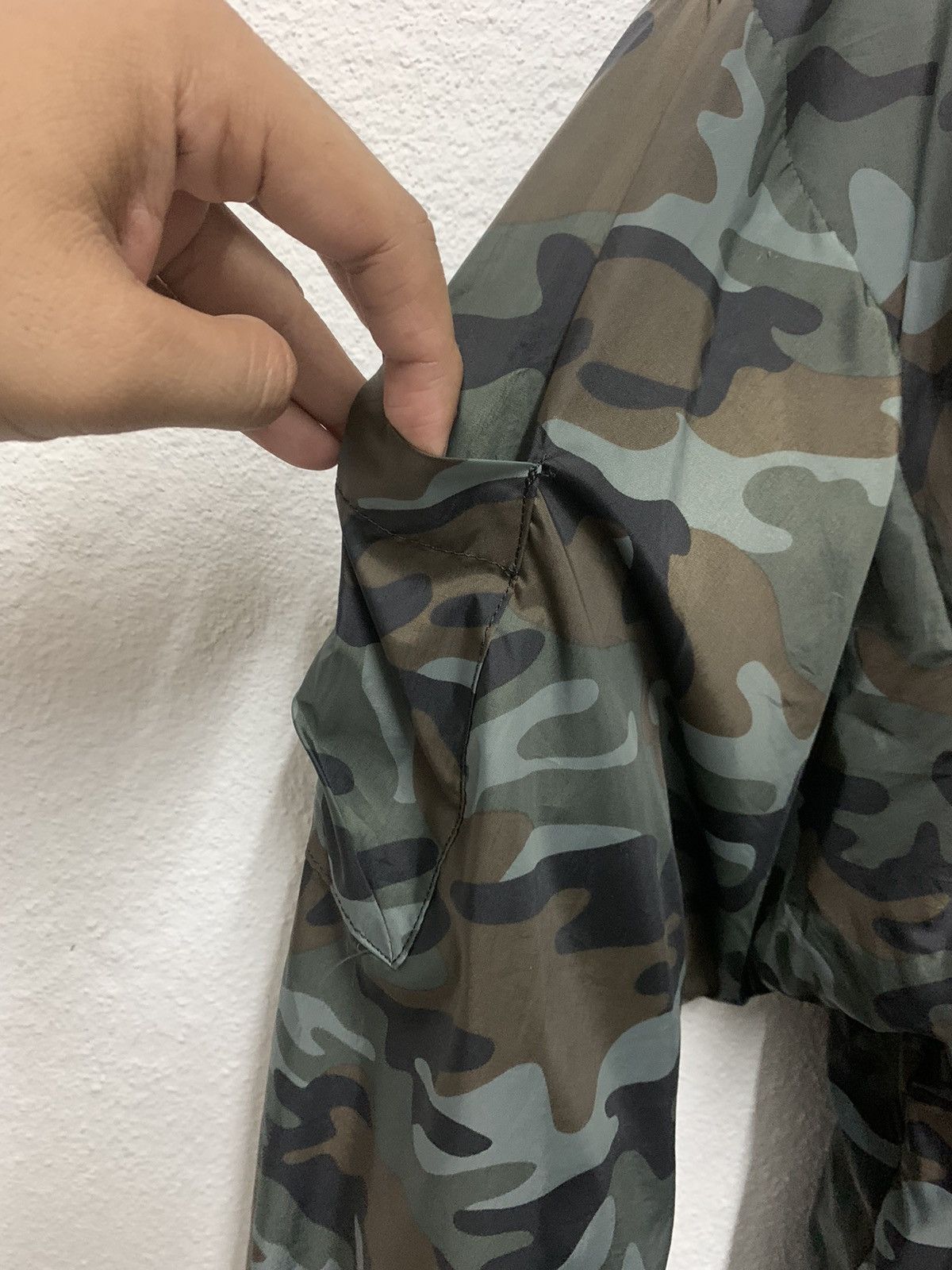 Japanese Brand Vintage Betty Boop Camo Buttom up Hoodie Size US M / EU 48-50 / 2 - 10 Thumbnail