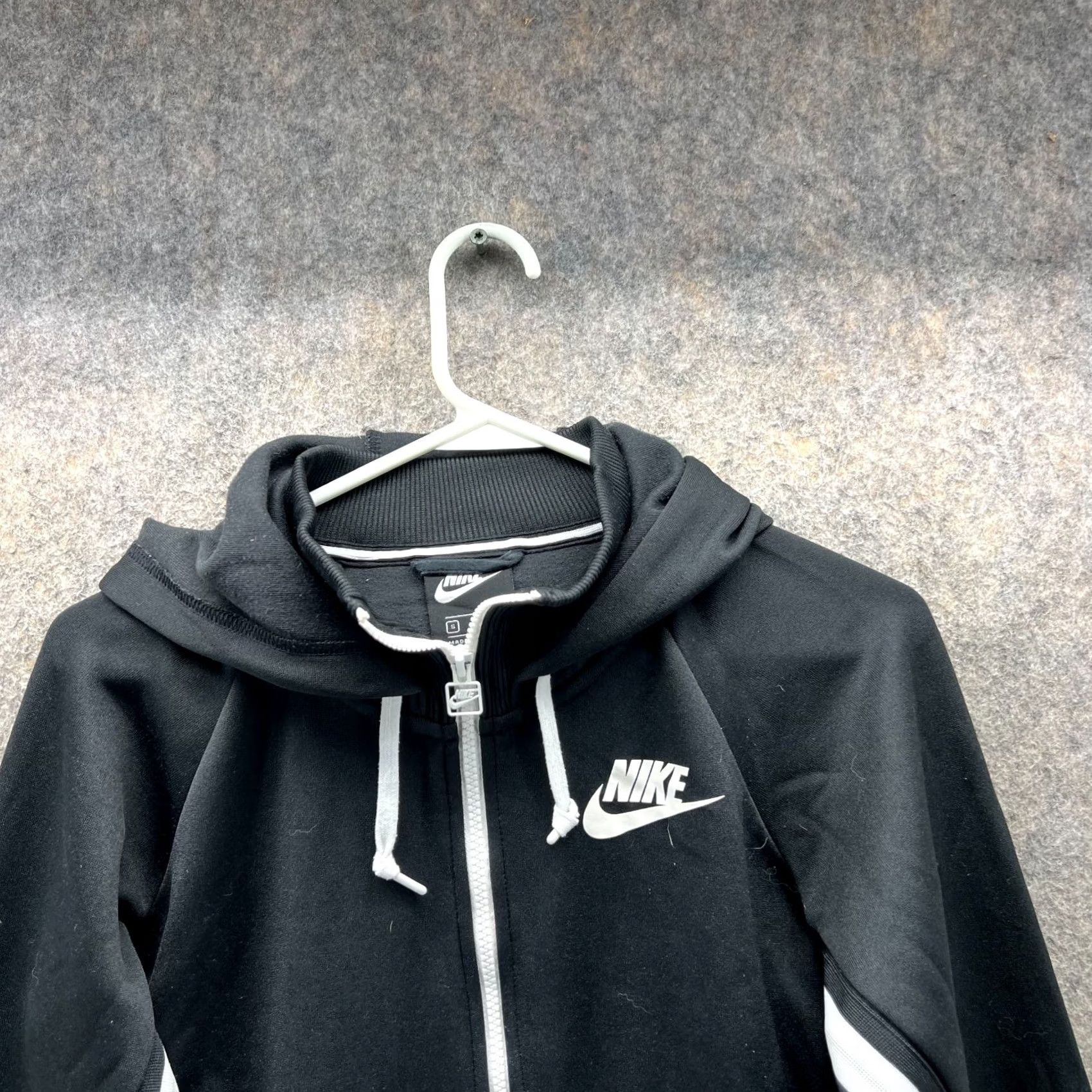Nike VINTAGE Nike Hoodie Womens S Black Sweater Women Sportswear Full Zip Jacket Swoosh VTG Size S / US 4 / IT 40 - 3 Thumbnail