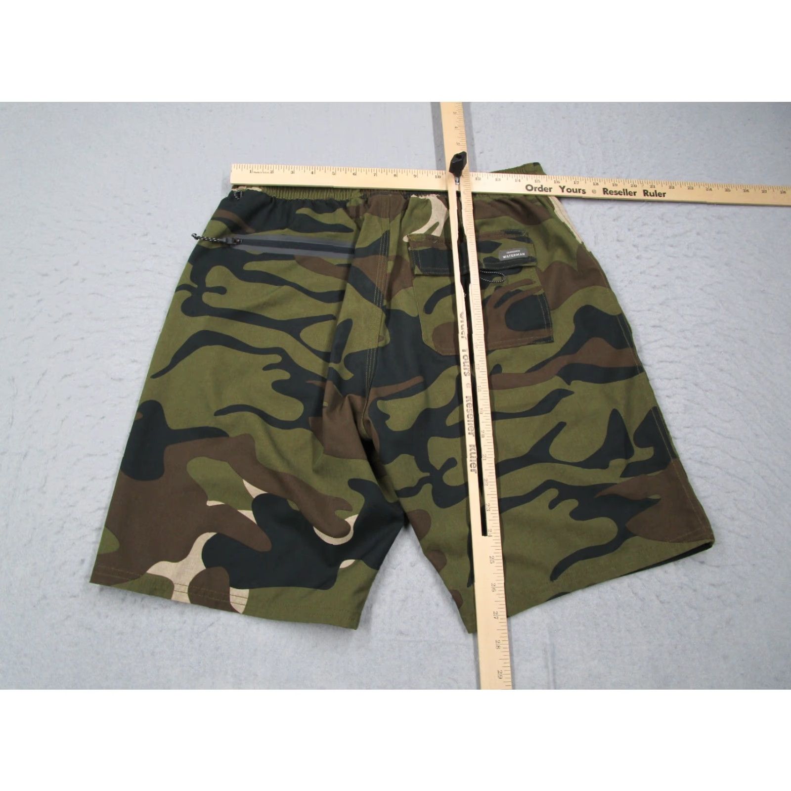Quiksilver QUICKSILVER WATERMAN Shorts Mens Medium Green Camo Hybrid 8" Beach Travel Swim Size US 31 - 7 Thumbnail