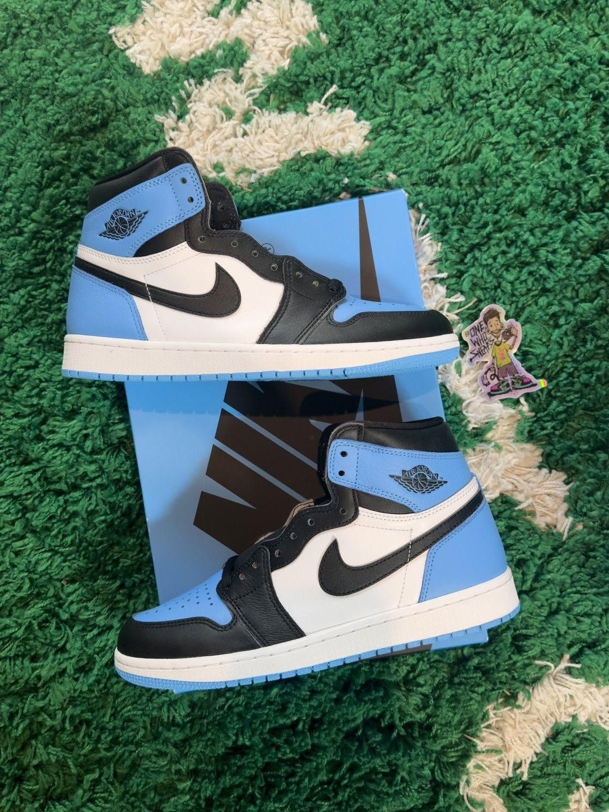 Jordan Brand Jordan 1 Retro High OG UNC Toe Size 12 Size US 12 / EU 45 - 5 Thumbnail