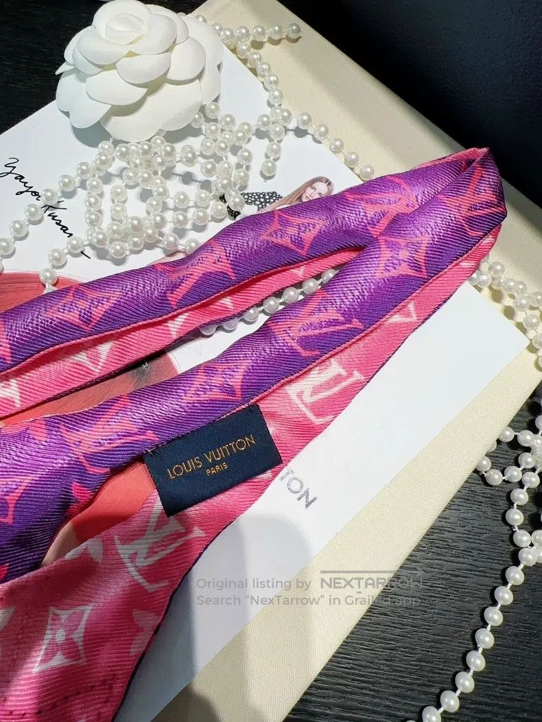 Louis Vuitton Louis Vuitton Pink and purple gradient logo scarf Size ONE SIZE - 3 Thumbnail